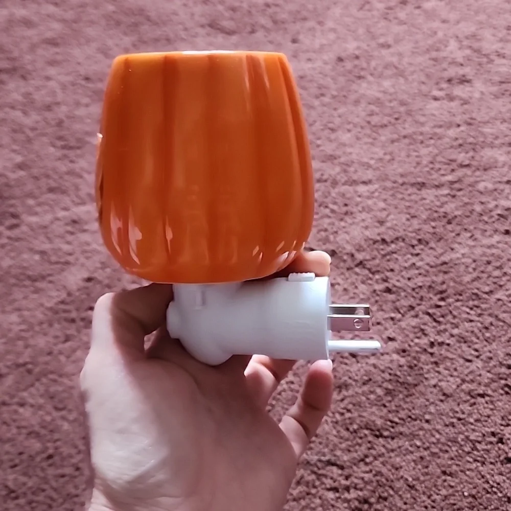 Scentsy Pumpkin Mini Warmer-NWOT - Picture 4 of 8